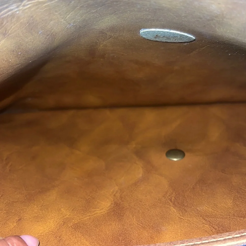 Vintage Gucci Clutch - Picture 6 of 10